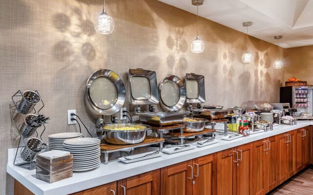 Clarion Hotel Portland Airport