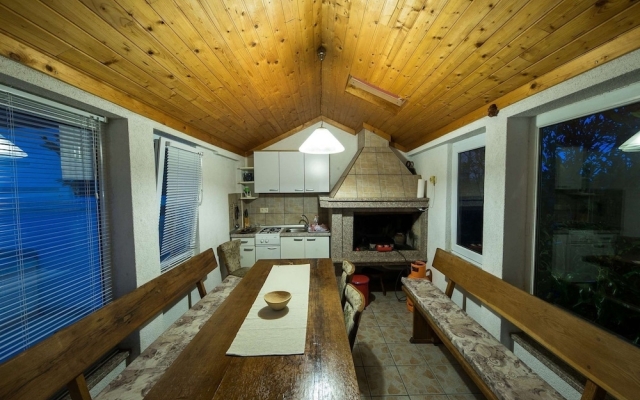 Beautiful Home With Private Pool, Roof Terrace and Summer Kitchen