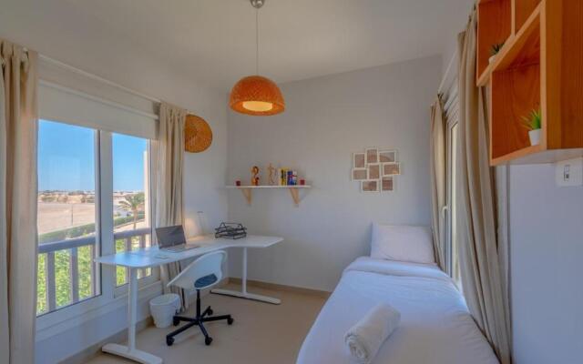 Sunny 2 Bedroom + Private Roof Terrace Lagoon View