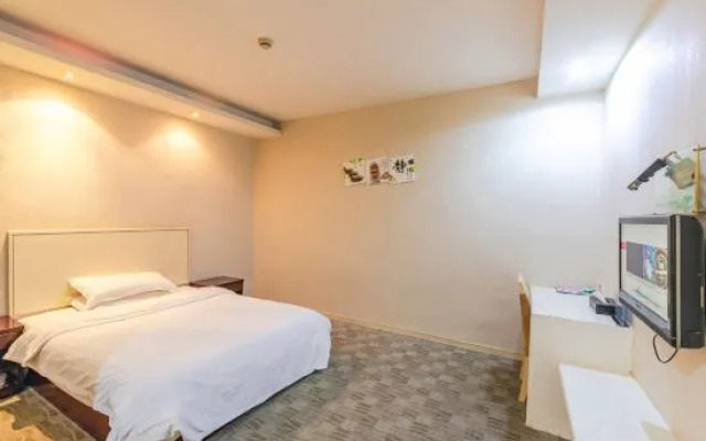 Super 8 Hotel (Hangzhou Binkang Road Subway Station)