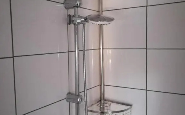 FEWO KIRA, direkt hinterm Deich