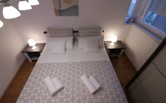 Apartments Tomana