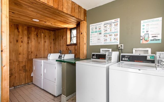 Seven Palms Hotel & Apartments