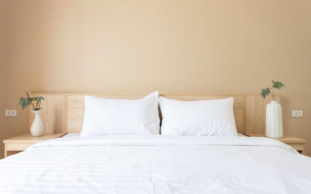 O2 Hotel Lopburi