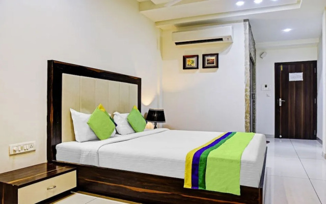 Treebo Trend Western