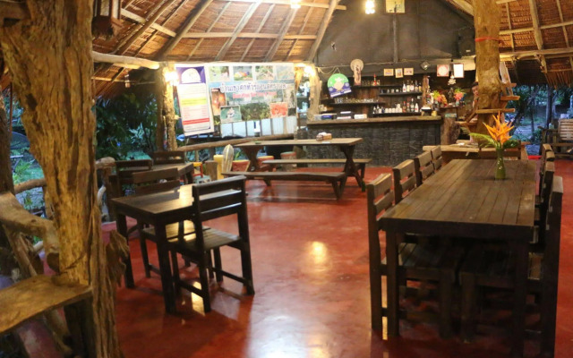 Baan Khao Sok Resort