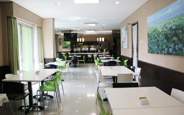 ZEN Rooms Slipi