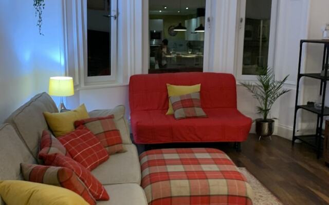 Immaculate 1-bed Apartment in Glasgow Denniston