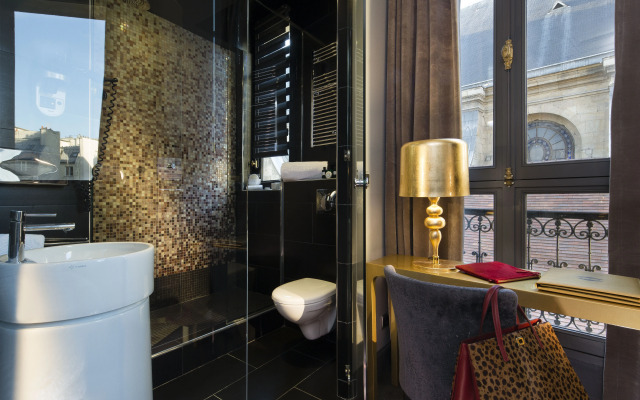 Hotel Lumen Paris Louvre