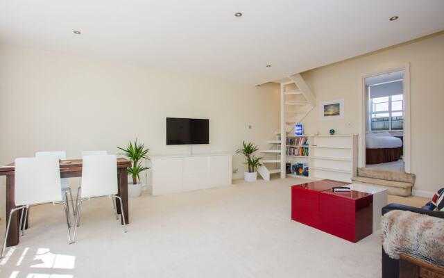 Stylish 2 Bedroom Flat In Prime Kensington