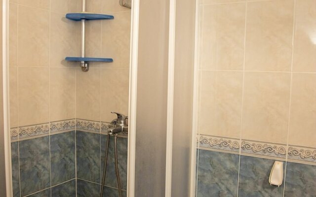 FM Premium 1-BDR Apartment with Parking - Azure Joy