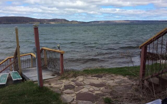 Pictured Rocks Bed And Breakfast