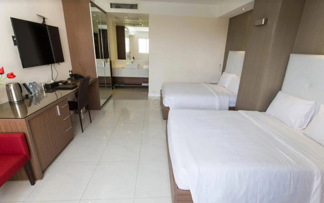 The Luxe Hotel