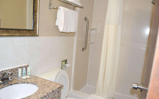 Quality Inn Raynham - Taunton