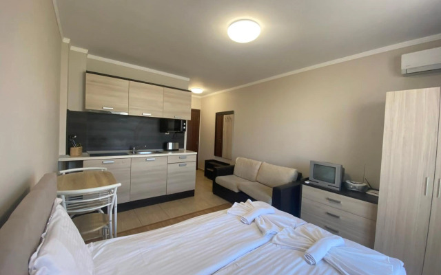 Private Studio SUMMER BREZE 204