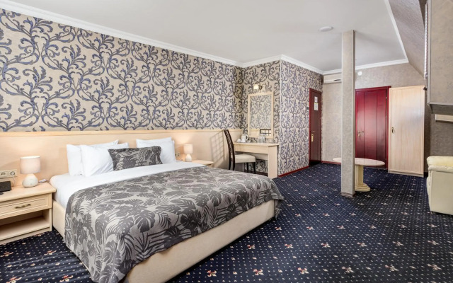 Hotel Sharden
