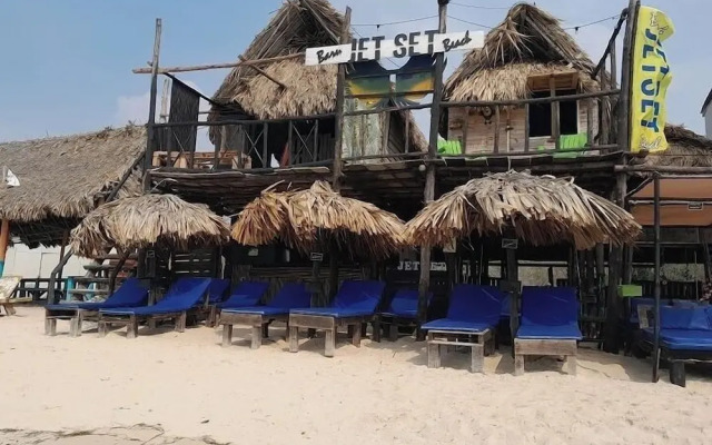 Baru Jet Set Beach & Hostal