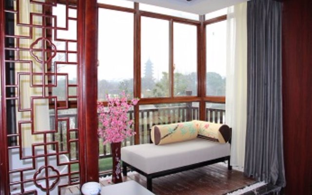 Suzhou Romantic Cabin Panmen