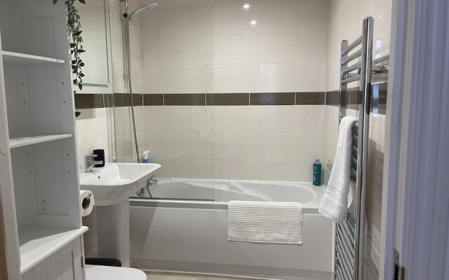 Superior 2 Bedroom Condo With Stunning Sea Views