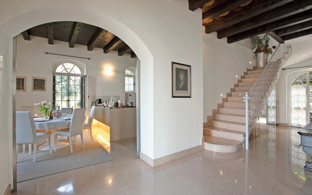 Villa Schlosser Lake Front & Private Pool