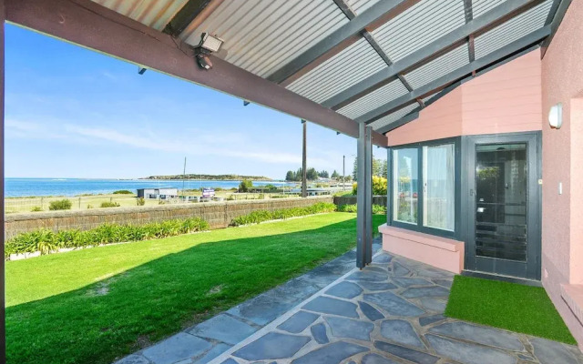 Beachfront Bliss - Wi-fi BBQ Group House