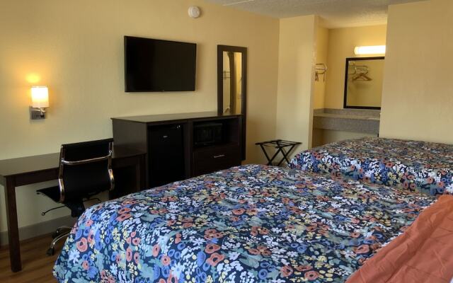 Days Inn by Wyndham Troy IL