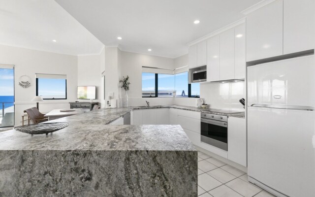 Breathtaking views of Sunshine Beach - Unit 7/21 Park Crescent