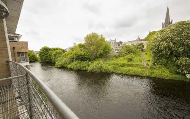 Riverside Suites Hotel