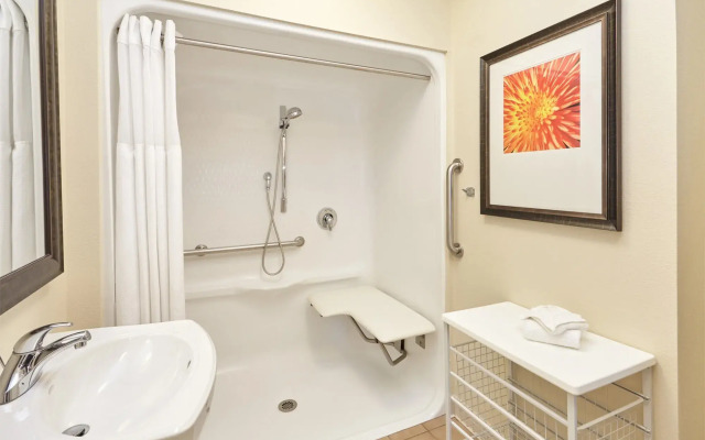 Staybridge Suites Chicago - Glenview by IHG