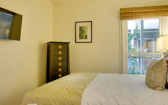 Aina Nalu Condo H104 - 2 Br Condo