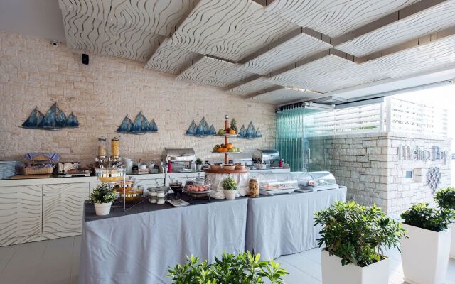 Melina Bay Boutique Hotel