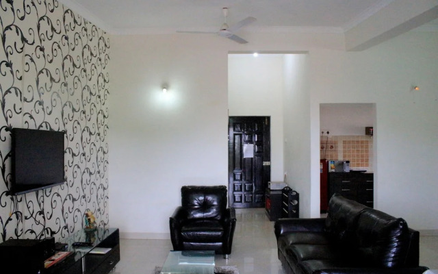 Modern Apartment With Terrace - CM001