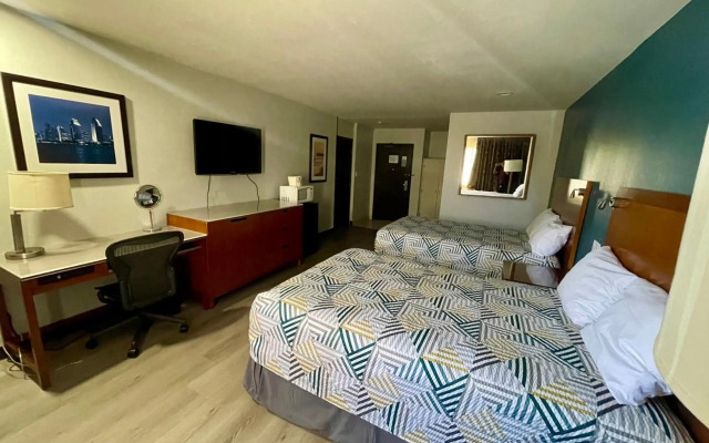 Portside Inn & Suites