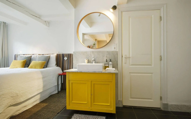 CoHo Suites