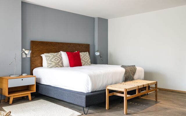 Casai Luxury Designer Apt in the Best Location