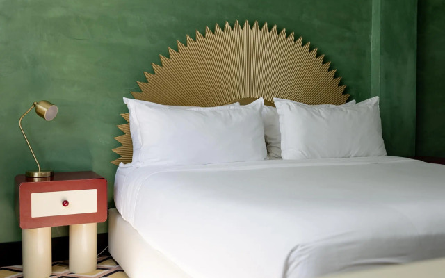 Crest Hotel Suites