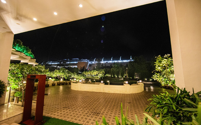 Fabhotel Prime Luxera