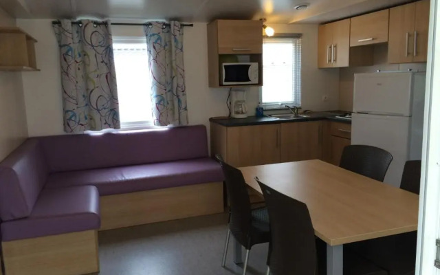Mobil Home Dans Camping Mussonville