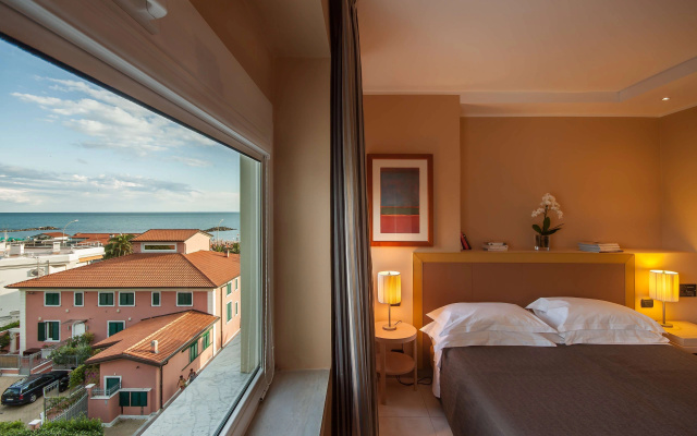 Hotel Excelsior