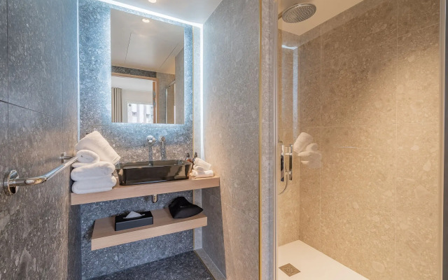 Yuna Porte Maillot - ApartHotel