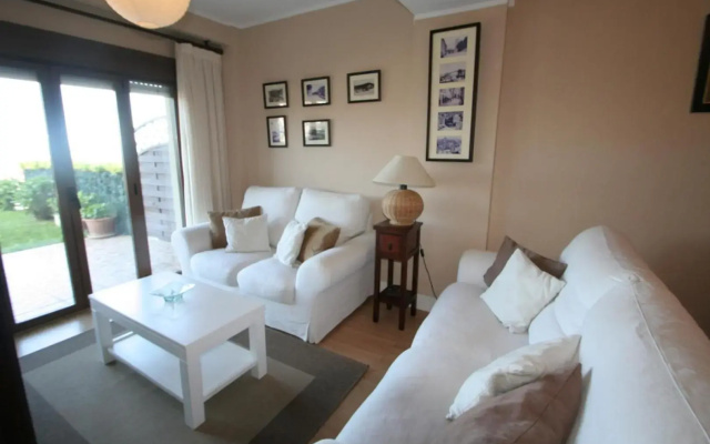 Apartamento en complejo residencial con piscina