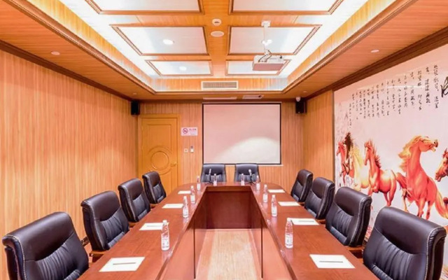 Vienna Hotel (Shanghai Gucun Park)