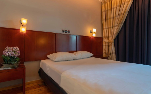 Pines Hotel