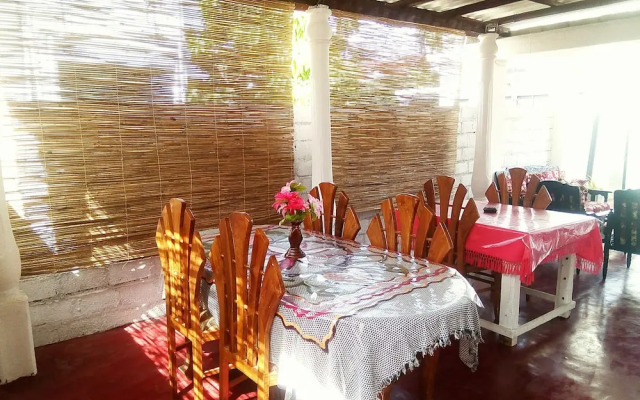 Gloriya Mathews Family Guest House