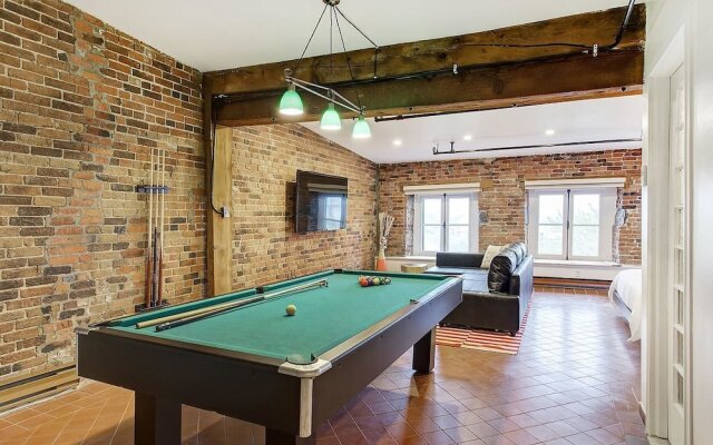 Charming Apartment on St-Paul street by Hometrotting