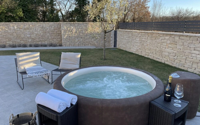 Villa Renata with Pool and Sauna