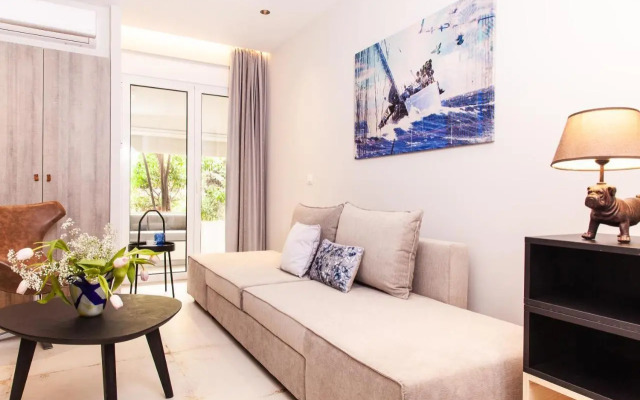 Sweet Suite Flora in Vouliagmeni