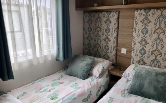 Inviting Static Caravan in Whitstable, Kent