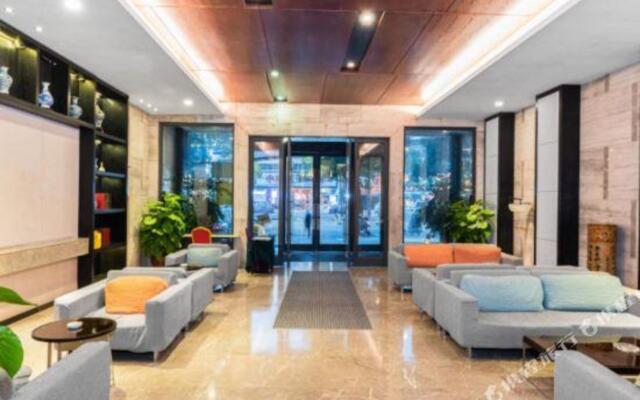 Green Sunshine Holiday Fashion Hotel