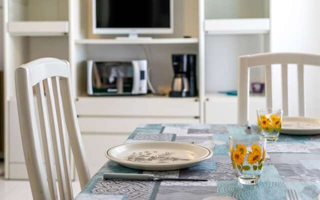 Snug Apartment in Ospedaletti With Swimming Pool